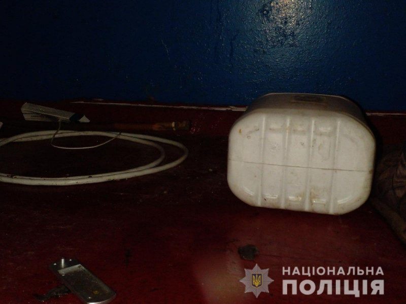 "Через нерозділене кохання: на Київщині дівчина облила себе бензином і влаштувала самопідпал