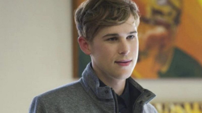 Актор з серіалу "13 причин чому" оголосив себе транс-жінкою