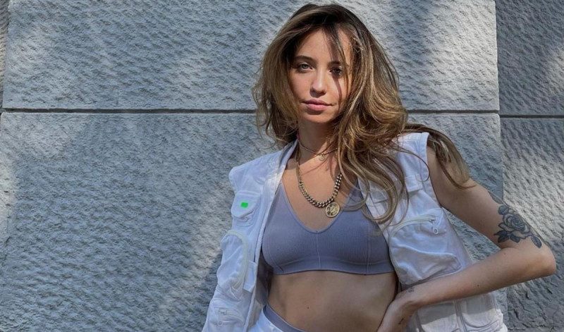 Надя Дорофеева в крохотном бикини ошеломила поклонников тощей фигурой