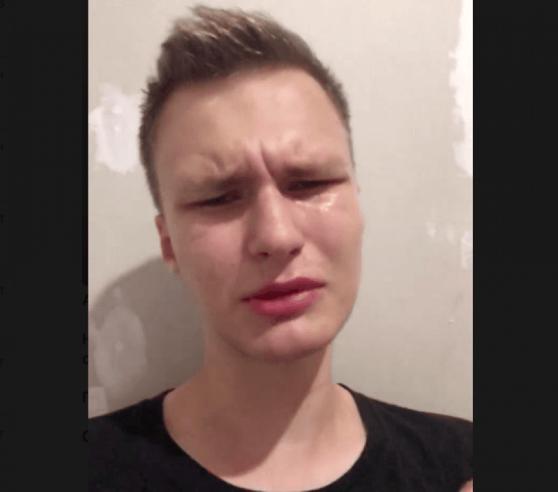 "Вибачте, я більше не буду": блогер зі сльозами вибачився за розбиту пляшку віскі за $7,5 тис.