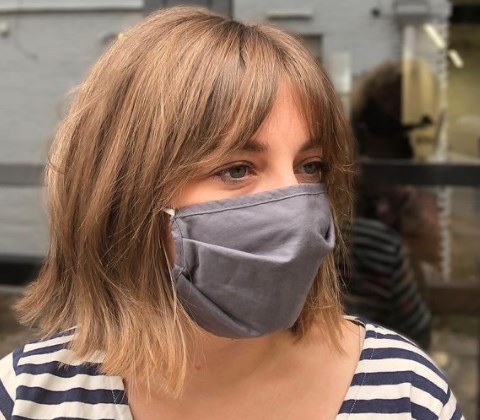 Модная женская стрижка боб с челкой 2021