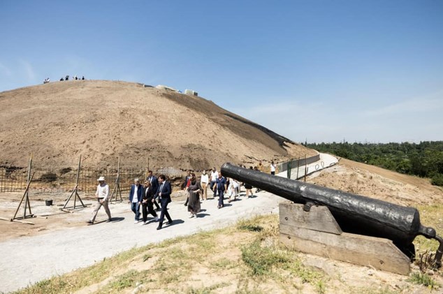 Острів Хортиця з ініціативи Олени Зеленської Острів Хортиця з ініціативи Олени Зеленської
