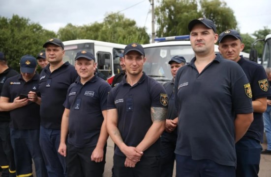 Украина при содействии Метинвеста менее чем за сутки отправила спасателей тушить пожары в Грецию