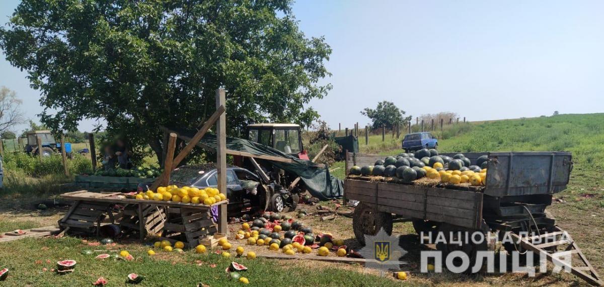 Медики борються за життя: у страшній ДТП під Одесою постраждала юна продавчиня кавунів Медики борються за життя: у страшній ДТП під Одесою постраждала юна продавчиня кавунів