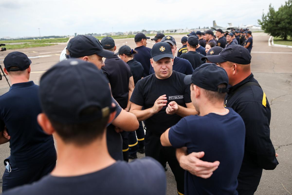 Відправлення українських рятувальників в охоплену пожежами Грецію