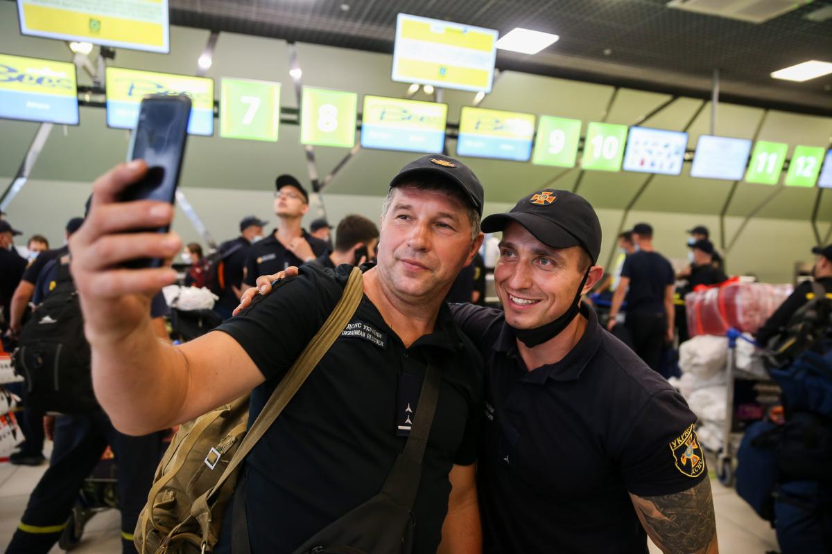 Відправлення українських рятувальників в охоплену пожежами Грецію