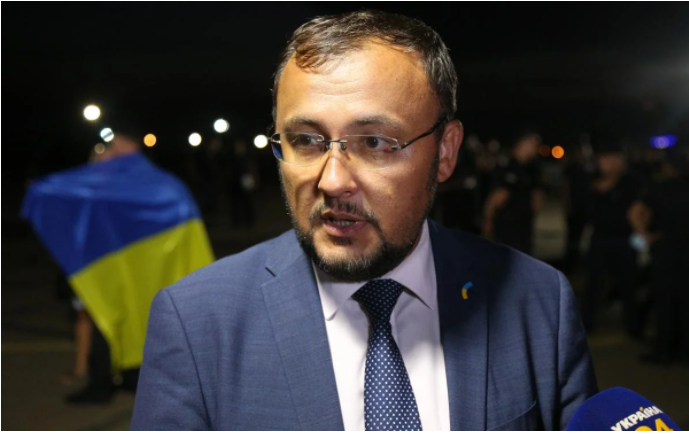 Український металургійний гігант оплатив рейс українським рятувальникам, які гасили пожежі в Греції