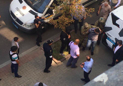 На Кабмін напав ветеран АТО: що відомо про чоловіка з гранатою