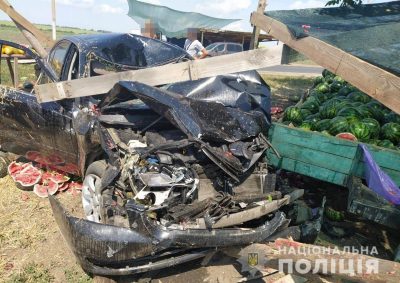 Медики борються за життя: у страшній ДТП під Одесою постраждала юна продавчиня кавунів Медики борються за життя: у страшній ДТП під Одесою постраждала юна продавчиня кавунів