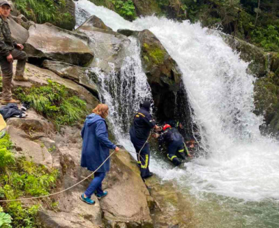 Трагічна загибель школяра на водоспаді: вчительку звинуватили офіційно, тепер вона чекає суду Трагічна загибель школяра на водоспаді: вчительку звинуватили офіційно, тепер вона чекає суду