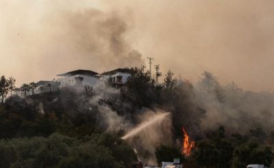 Появилось видео смертельного крушения самолета в Турции