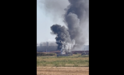 В Одеському порту спалахнула масштабна пожежа