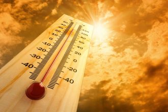 Украину разжарит до +42º: когда и где врежет адская жара