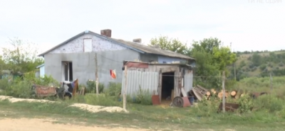 'В сажі, але живі': на Миколаєві жінка витягла з палаючого будинку трьох дітей