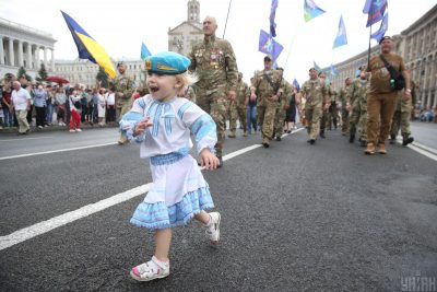 Учасники Маршу захисників на Хрещатику заспівали матюкливий хіт про Путіна