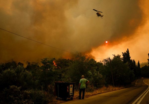 Рятувальники не можуть загасити вогонь: Туреччину і Грецію охопили нові лісові пожежі