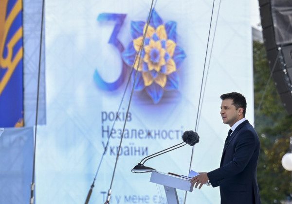 "Ми нікому не подаруємо жоден камінчик нашої історії": Зеленський привітав українців із Днем Незалежності