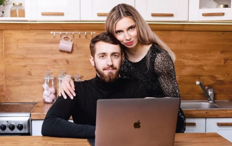 Муж легкоатлетки Тимановской рассказал, почему решился на переезд в Киев