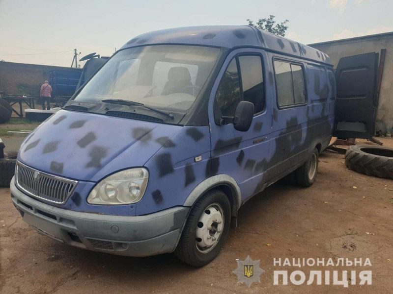 Зверски издевался и сбежал: в Запорожской области мужчина на скорости задавил свою жену