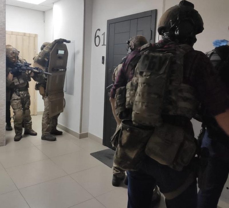 "Трясли" бизнесменов Харьковщины: СБУ ликвидировала масштабную банду рэкетиров