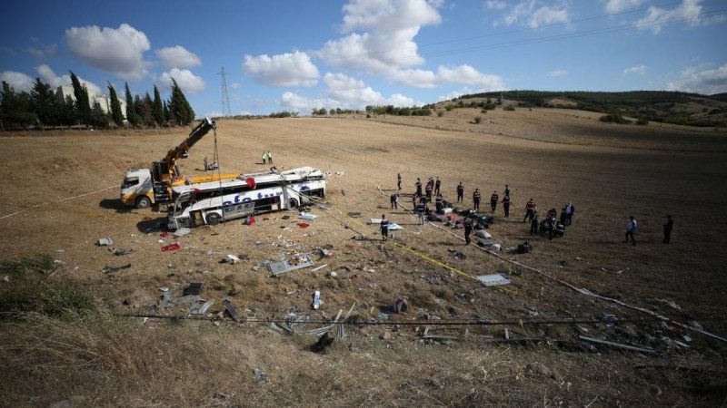У Туреччині пасажирський автобус вилетів з траси, загинули щонайменше 15 людей