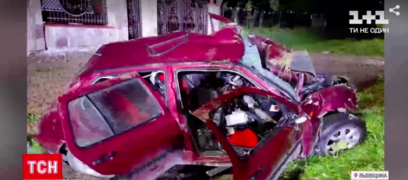 Машини перетворилися на брухт: на Львівщині сталася п'яна смертельна ДТП, багато постраждалих