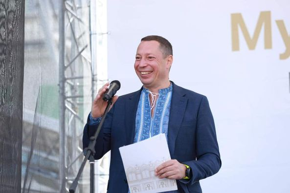 Юбилей гривны отмечается выставкой национальной валюты под открытым небом - Шевченко Юбилей гривны отмечается выставкой национальной валюты под открытым небом - Шевченко