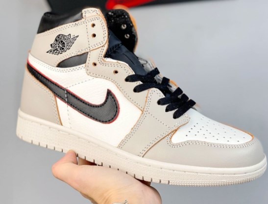 Модні кросівки 2021 жіночі Модні кросівки 2021 жіночі