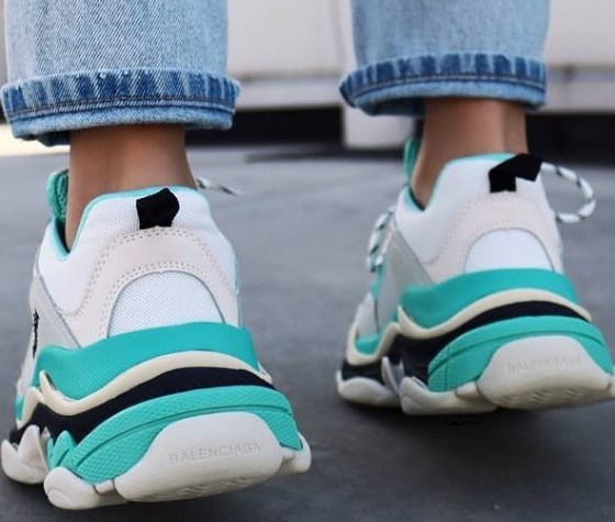 Модні кросівки 2021 жіночі Модні кросівки 2021 жіночі