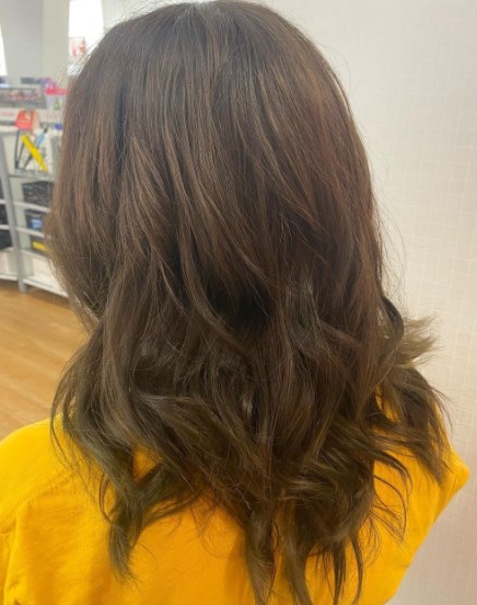 Модна стрижка на довге волосся 2021 напівшег Модна стрижка на довге волосся 2021 напівшег