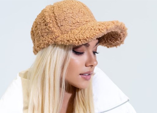 Жіночі головні убори осінь-зима 2021 2022