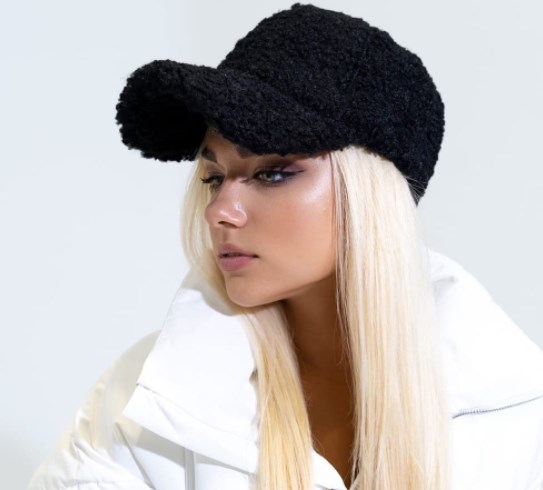 Жіночі головні убори осінь-зима 2021 2022