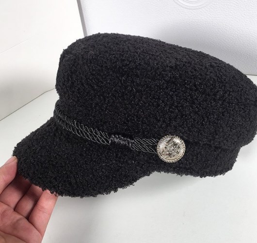 Жіночі головні убори осінь-зима 2021 2022