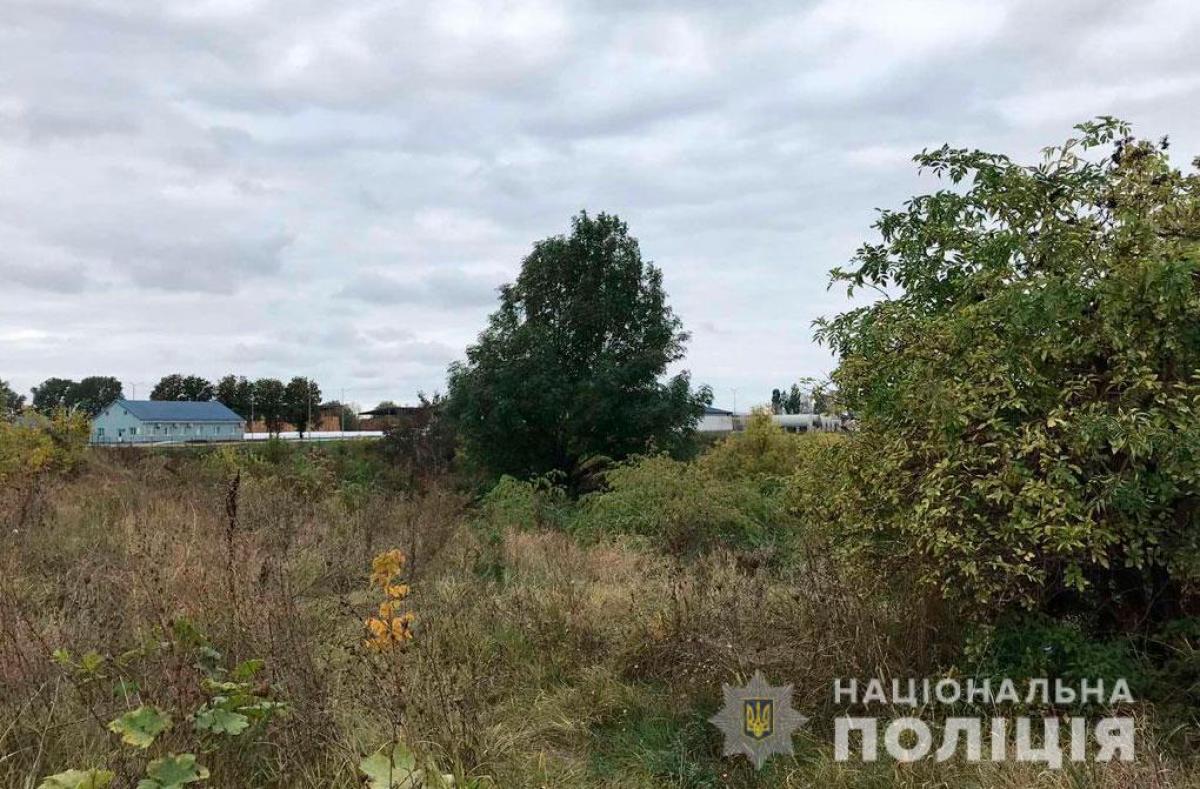 Сутки искали полиция и волонтеры: в Полтавской области в овраге нашли мертвым 19-летнего парня