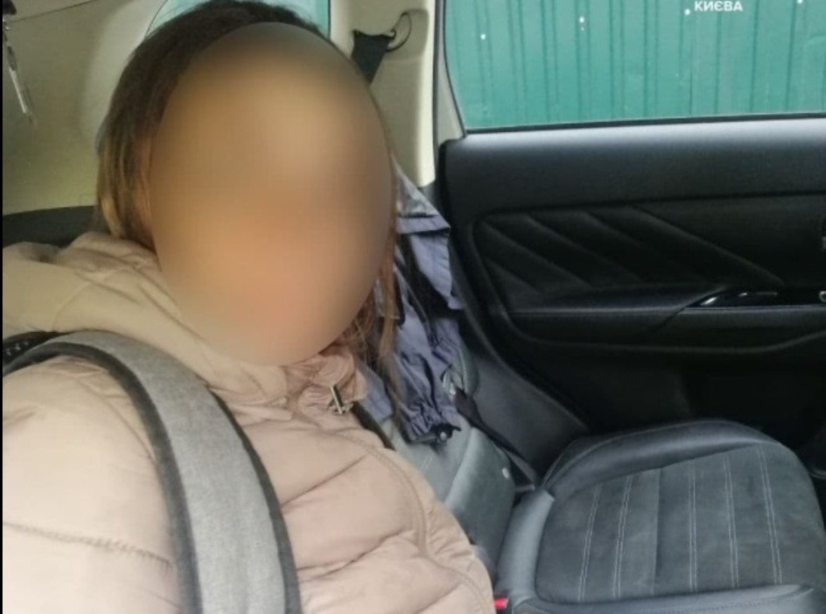 Спочатку заснула, а потім кинула дитину: патрульним у Києві довелося ловити п'яну матір Спочатку заснула, а потім кинула дитину: патрульним у Києві довелося ловити п'яну матір