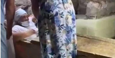 На Кіпрі туристка з Росії забралася в Стародавній саркофаг і намертво застрягла