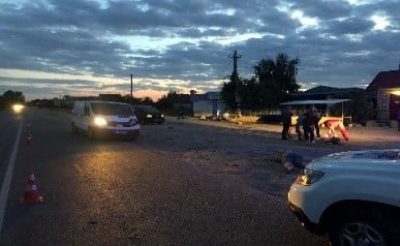 Моторошна аварія на Херсонщині: під колесами мікроавтобуса загинули мати з 9-річною донькою