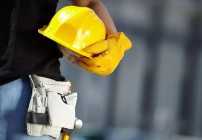 Чим для українців ризикована робота за кордоном - відповідь експерта