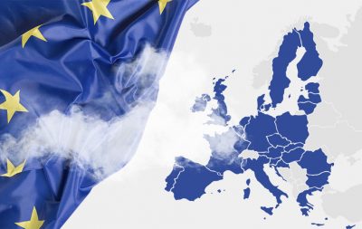 Евросоюз борется с курением с помощью электронных альтернатив, а в Сингапуре никто не бросает курить