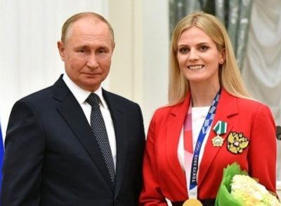 'Захистила честь великої країни': чемпіонка, яка проміняла Україну на РФ 'відзвітувала' Путіну 'Захистила честь великої країни': чемпіонка, яка проміняла Україну на РФ 'відзвітувала' Путіну
