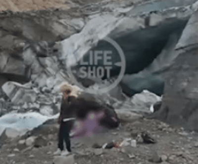 У Росії під час сходження величезного льодовика загинули туристи