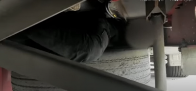 'Талібан' довів: афганський підліток три дні їхав під причепом вантажівки