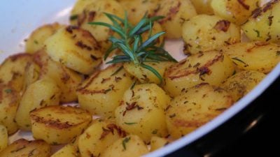 Названо найшкідливіші страви з картоплі, які зіпсують шлунок і серце