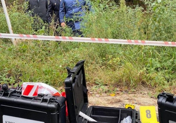 Натовпи поліції і в небі гелікоптер: як виглядає місце замаху на Шефіра