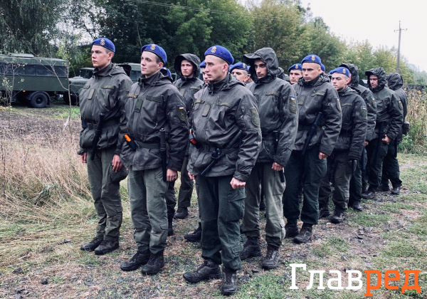 Більше сотні нацгвардійців і огляд кожного авто: ексклюзивні кадри з місця замаху на Шефіра