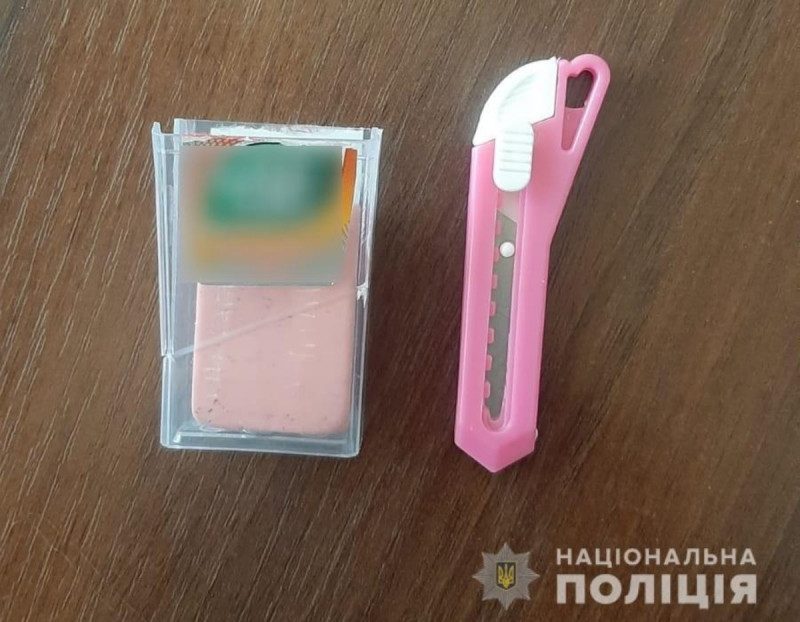 12-річну дитину з ножовим пораненням відвезли в лікарню прямо зі школи на Київщині: що сталося