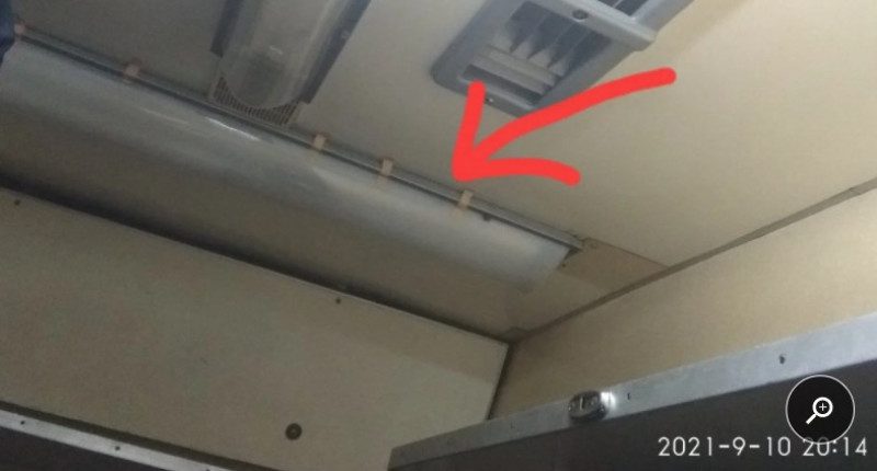 "Спасибо, что не синей изолентой": в Сети высмеяли "креативное решение" Укрзализныци