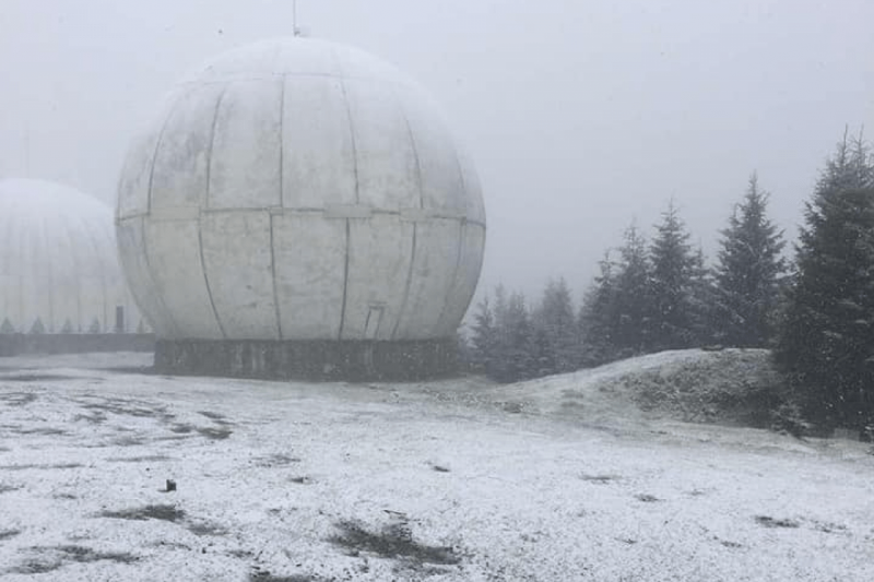 "Краса, що зачаровує": у горах на Буковині випав перший сніг (фото)