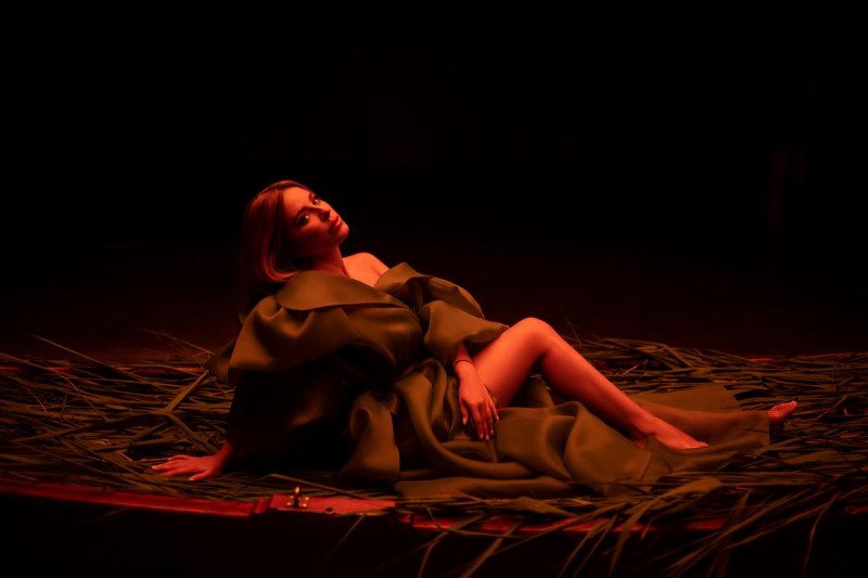 "Кароліно, ми тебе чекаємо": шанувальники завалили Ані Лорак проханнями повернутися в Україну