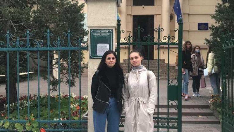 Серце запускали двічі: у Львові студентки повернули з того світу пасажира трамвая